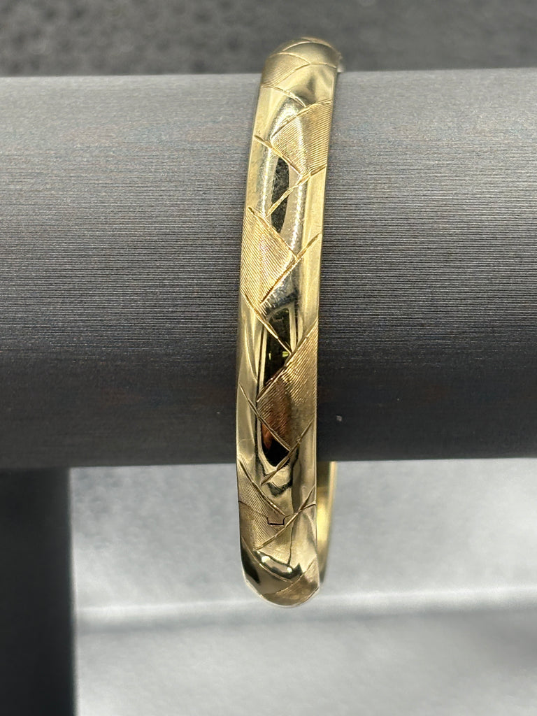 14 Karat Yellow Gold Ladies Engraved Bangle Bracelet