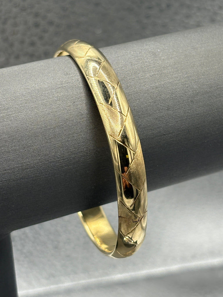 14 Karat Yellow Gold Ladies Engraved Bangle Bracelet
