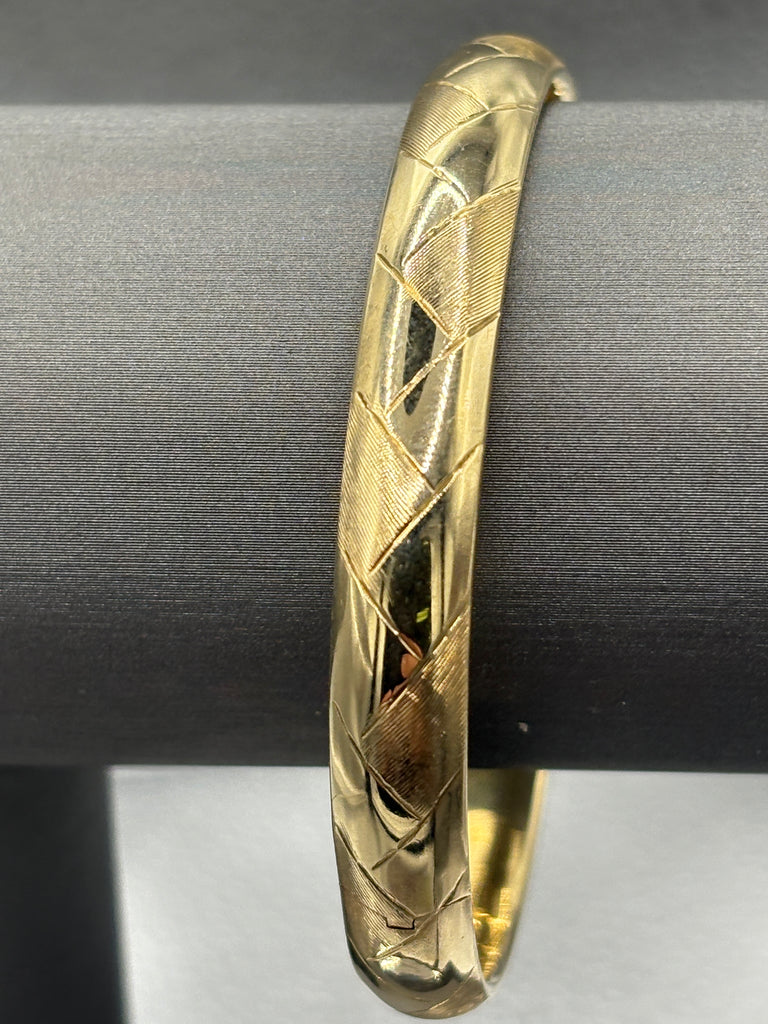 14 Karat Yellow Gold Ladies Engraved Bangle Bracelet