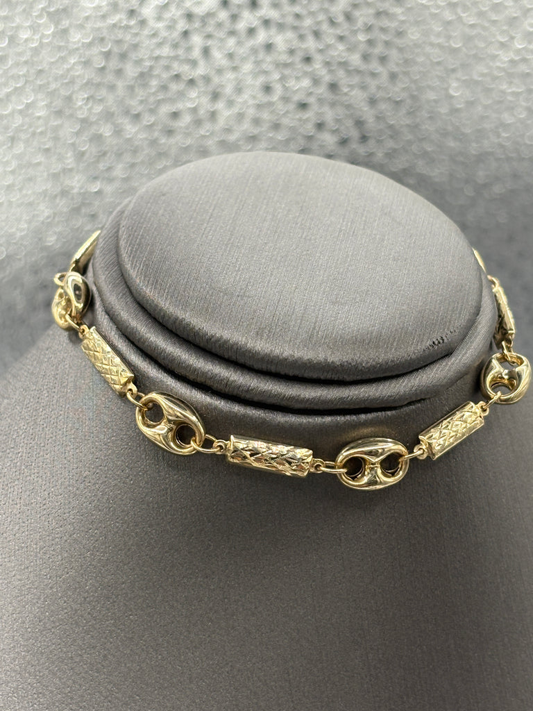 14 Karat Yellow Gold Ladies Di-Cut Multi Style Link Bracelet