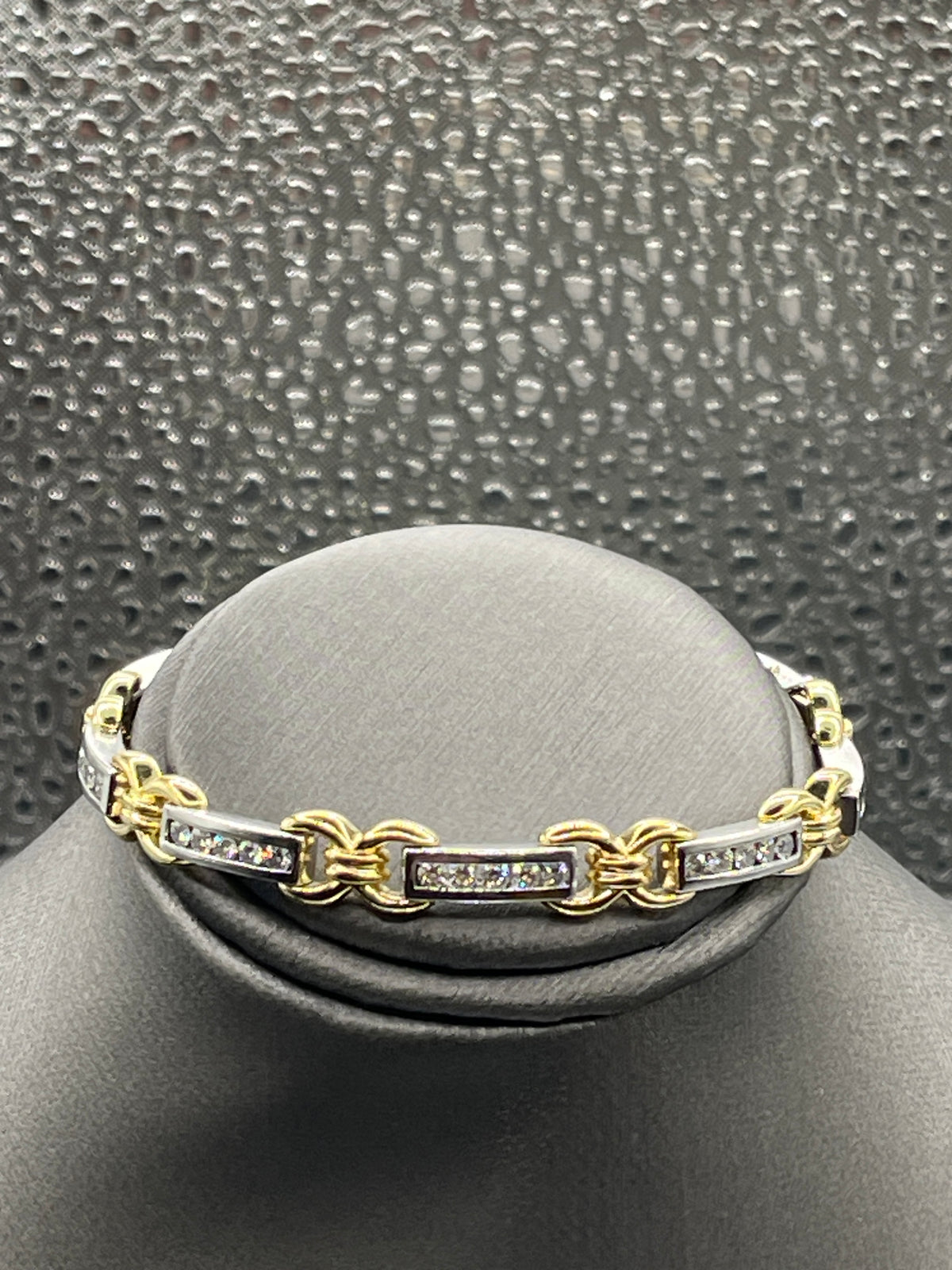 Ladies 18 Karat Two-Toned Diamond Link Bracelet