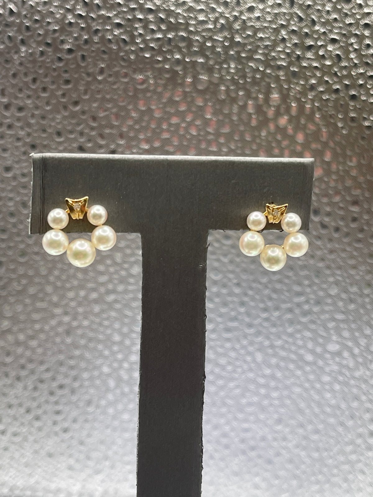 A Gorgeous Ladies 14 Karat Yellow Gold Pearl & Diamond Hoop Stud Earrings