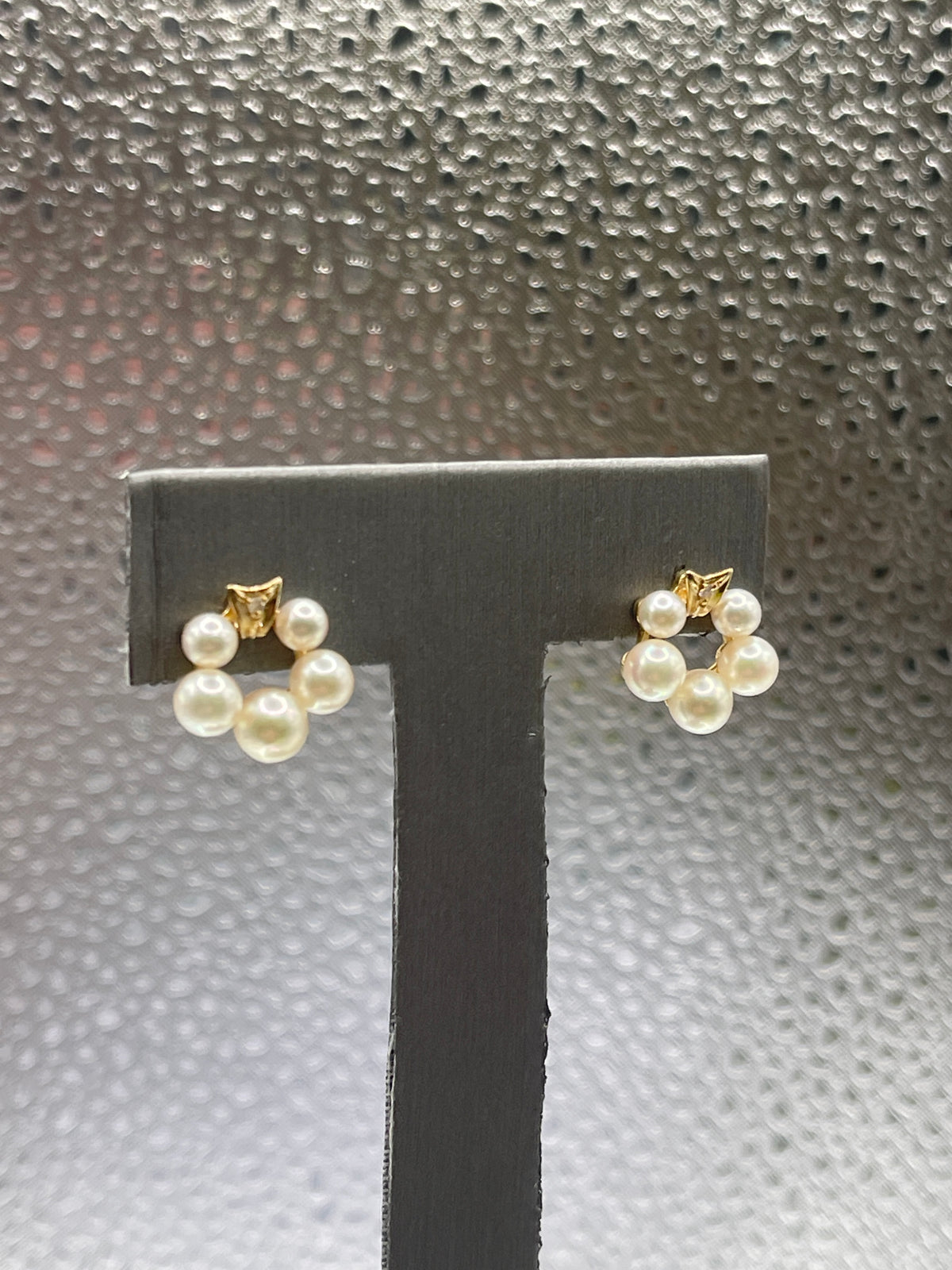 A Gorgeous Ladies 14 Karat Yellow Gold Pearl & Diamond Hoop Stud Earrings