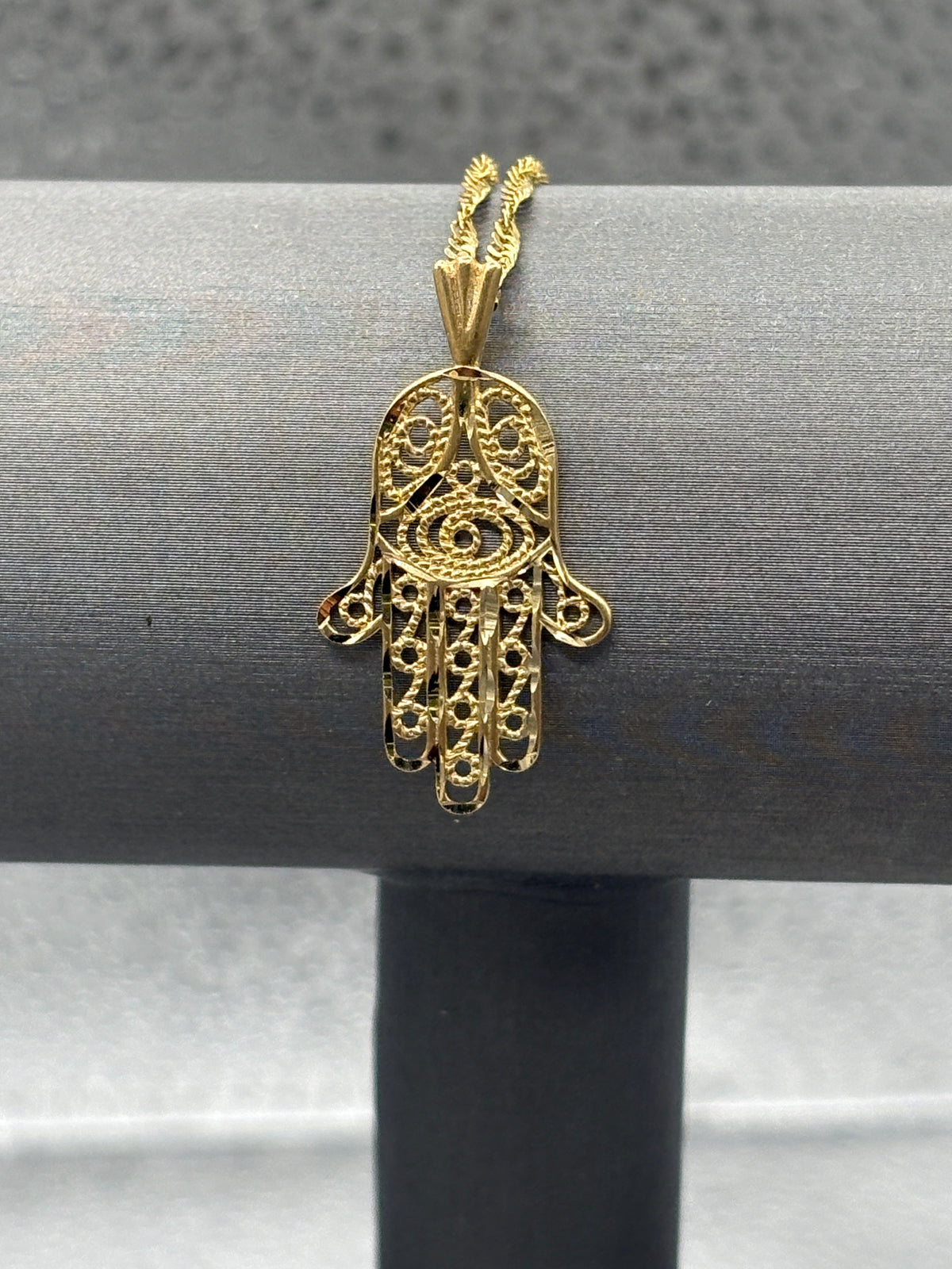 14 Karat Yellow Gold Ladies Filagree Hand Of God Pendant