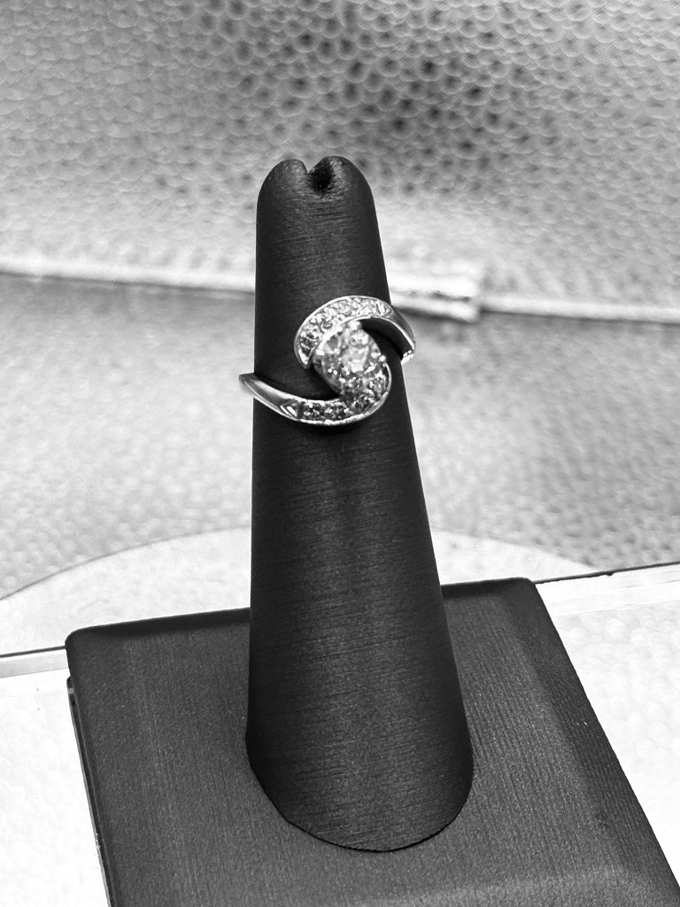 Antique Platinum Ladies Diamond Filagree Swirl Ring