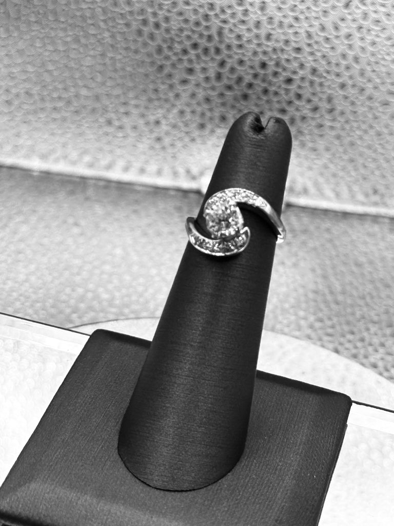 Antique Platinum Ladies Diamond Filagree Swirl Ring