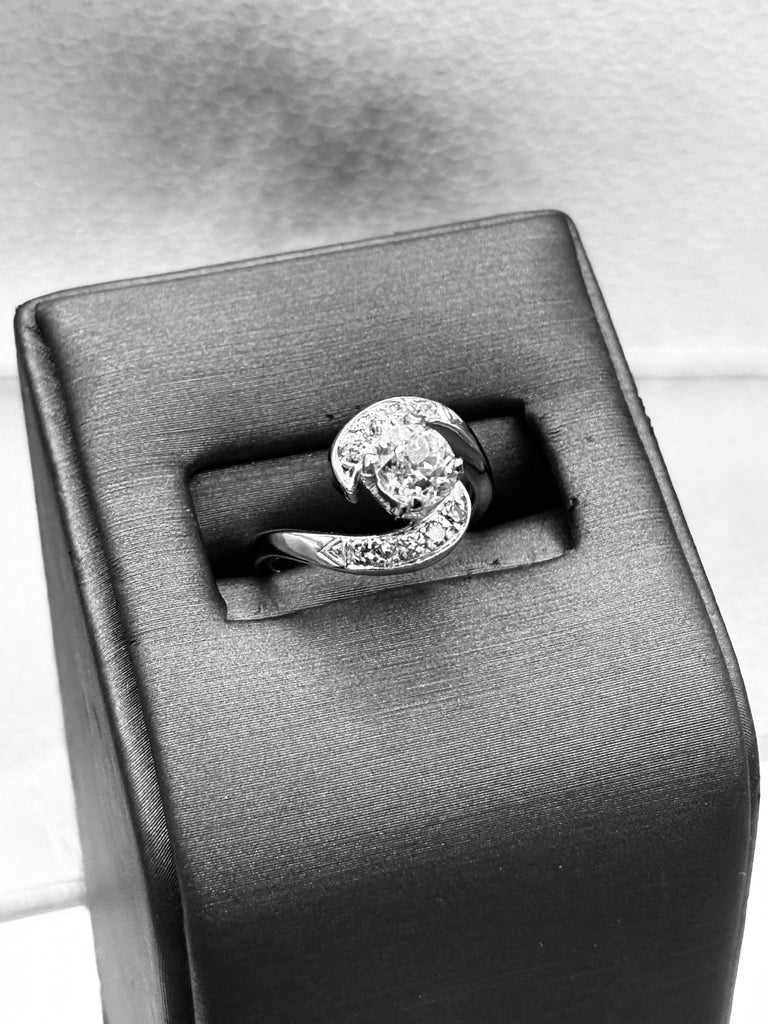 Antique Platinum Ladies Diamond Filagree Swirl Ring