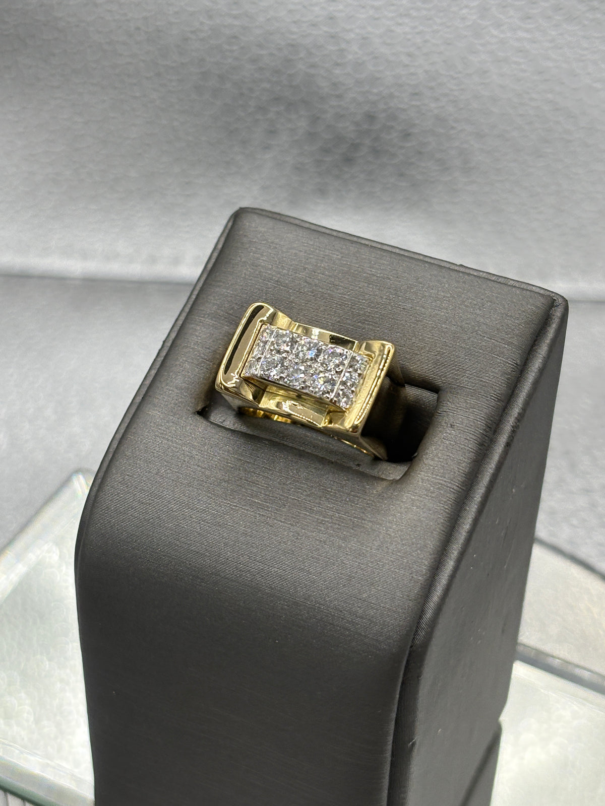 18 Karat Yellow Gold Ladies Diamond Bridge Ring