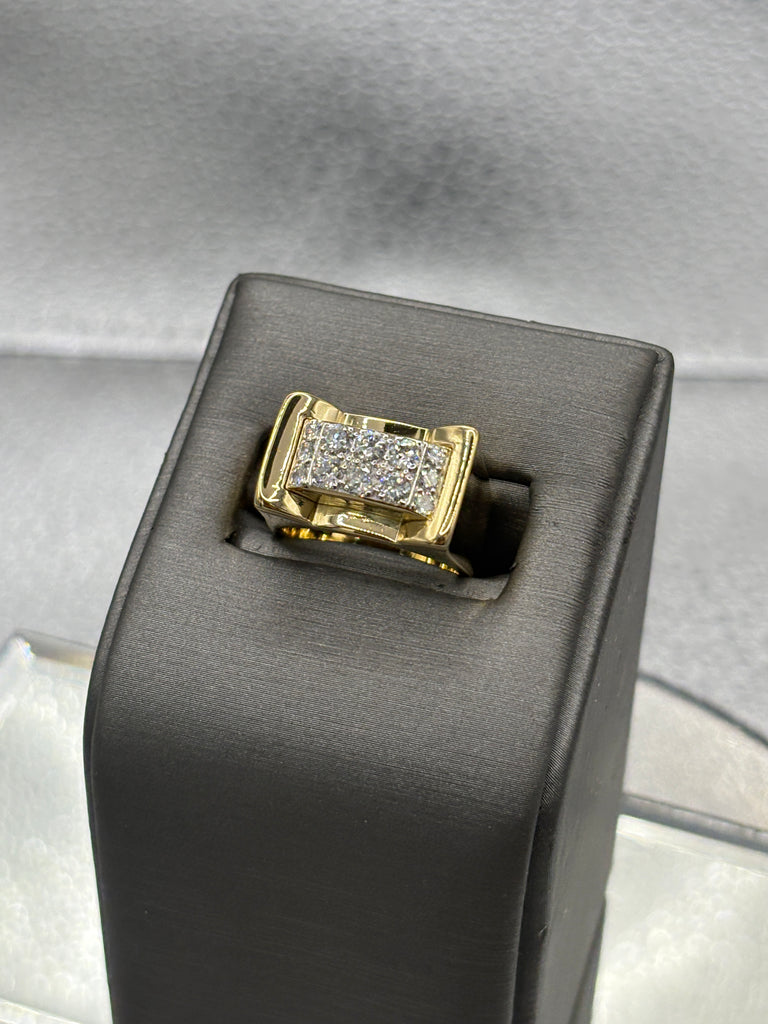18 Karat Yellow Gold Ladies Diamond Bridge Ring