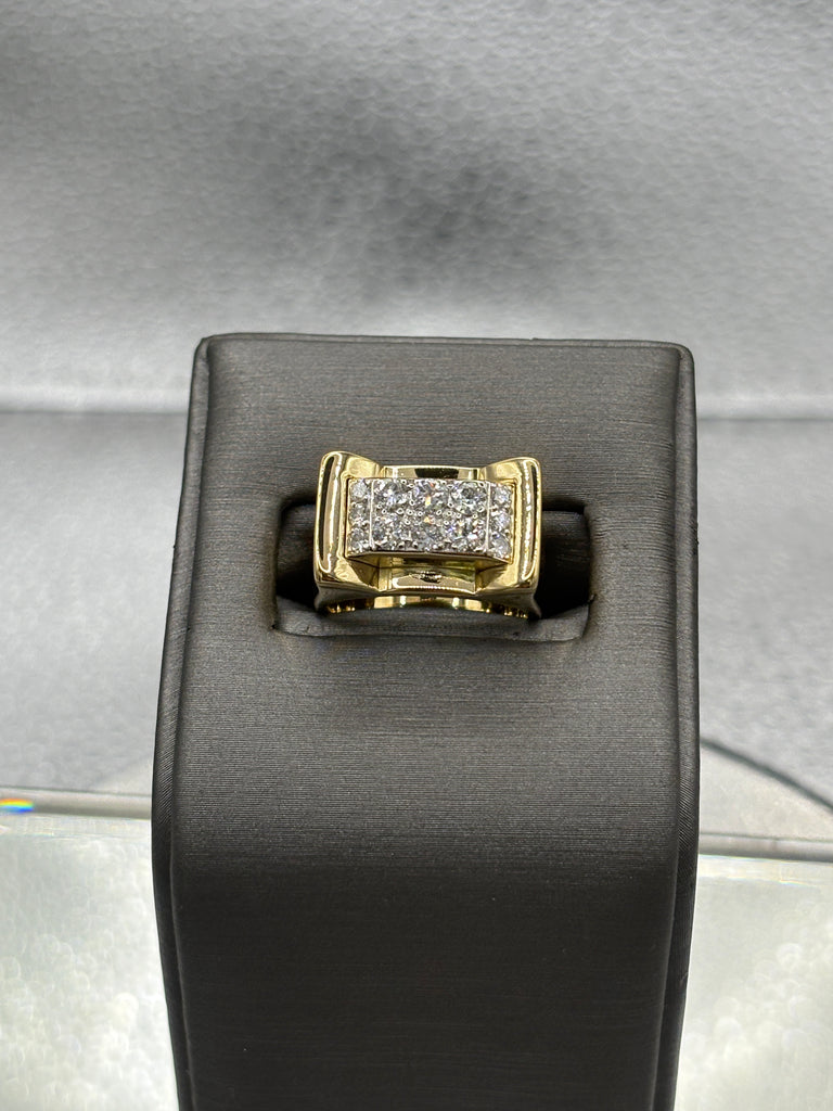 18 Karat Yellow Gold Ladies Diamond Bridge Ring