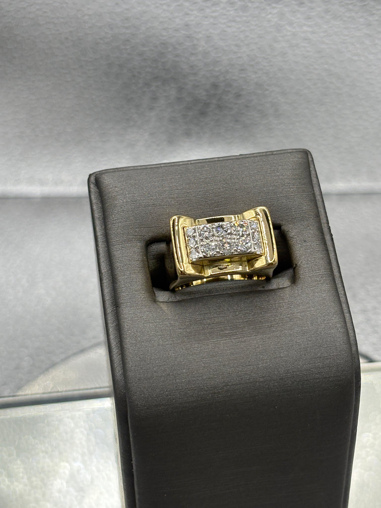 18 Karat Yellow Gold Ladies Diamond Bridge Ring