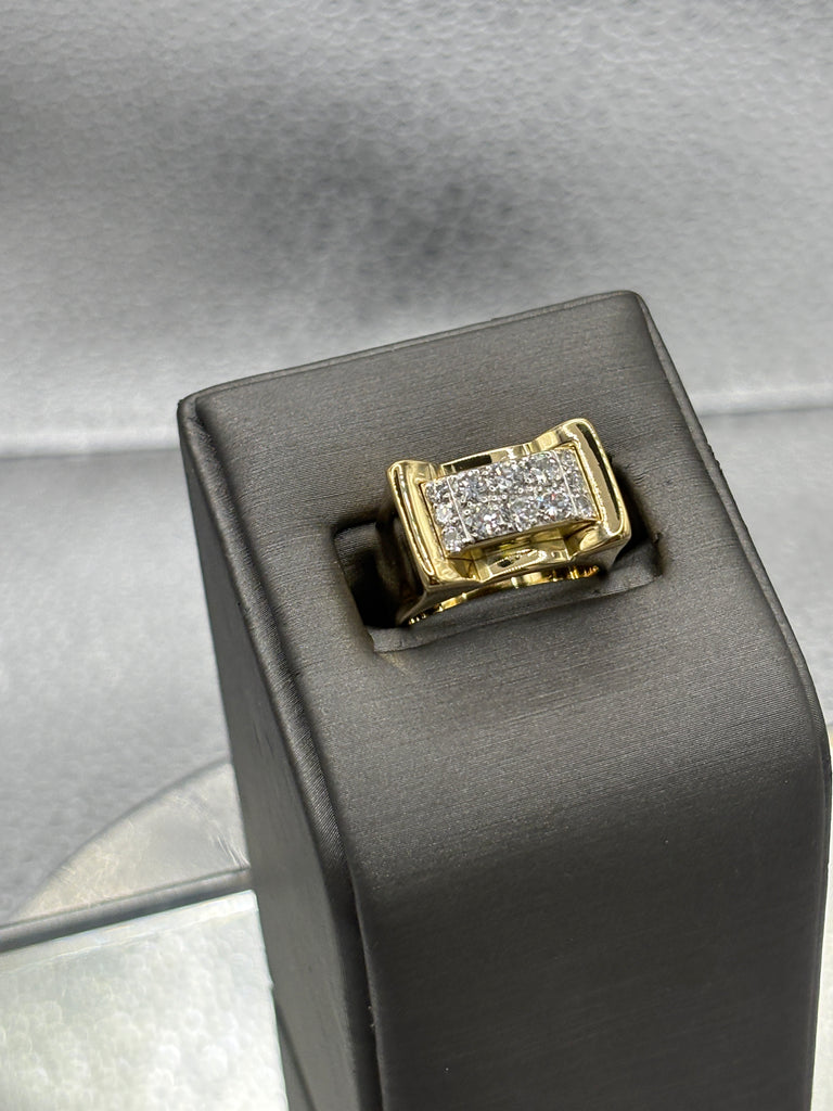 18 Karat Yellow Gold Ladies Diamond Bridge Ring