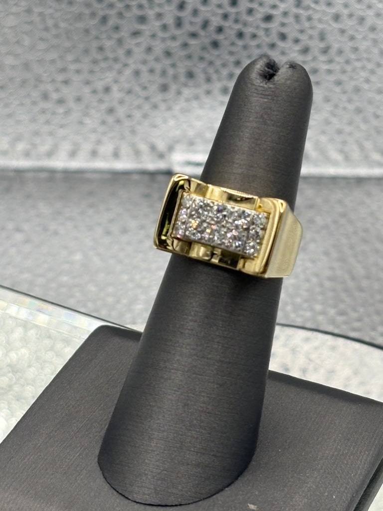 18 Karat Yellow Gold Ladies Diamond Bridge Ring