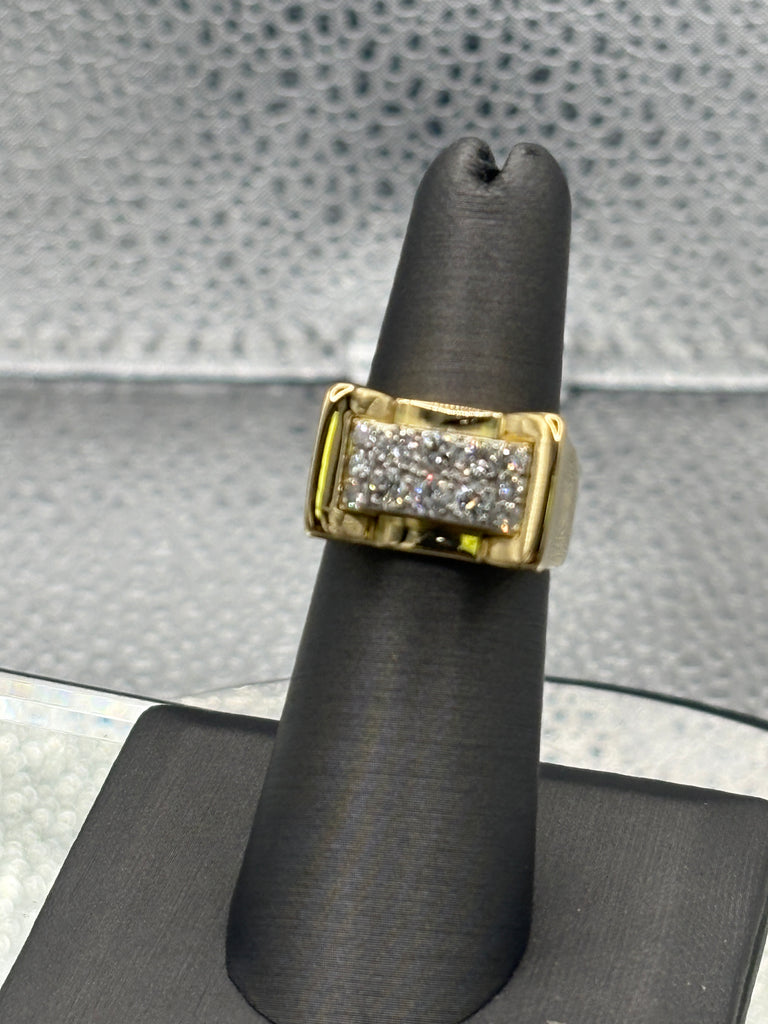 18 Karat Yellow Gold Ladies Diamond Bridge Ring