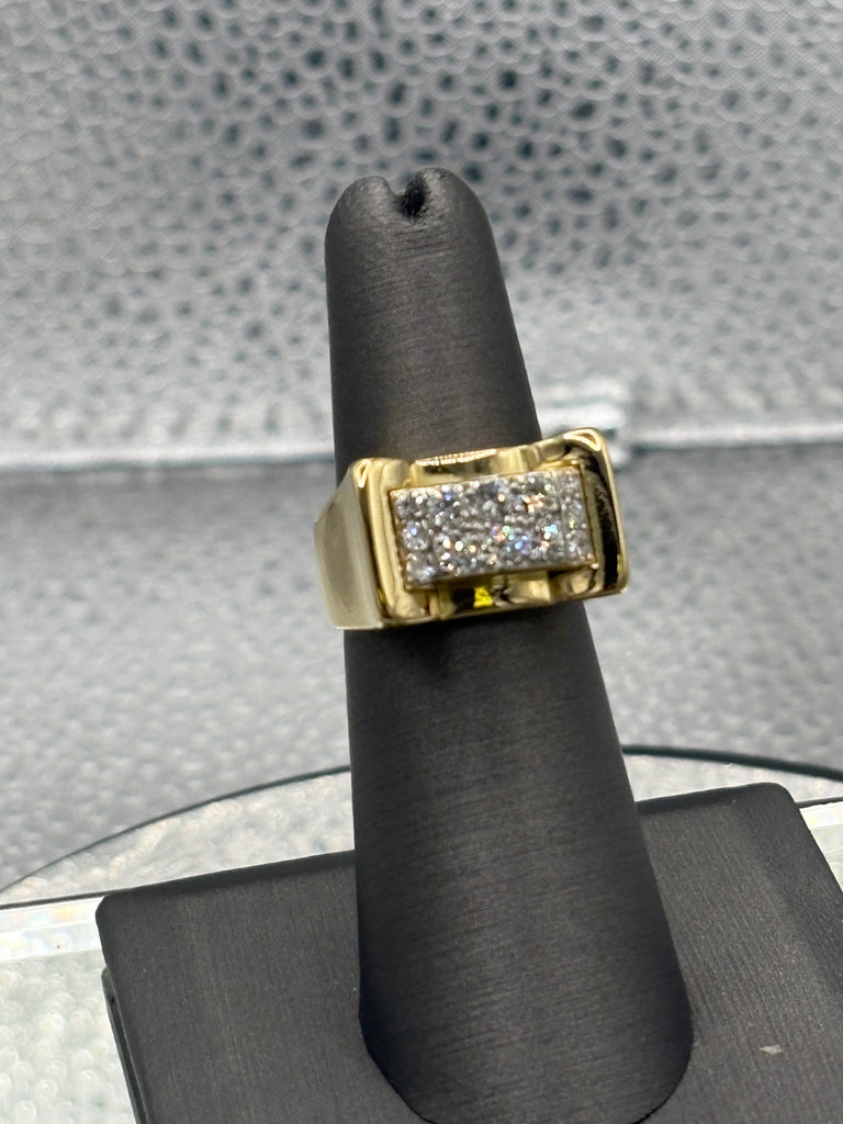 18 Karat Yellow Gold Ladies Diamond Bridge Ring