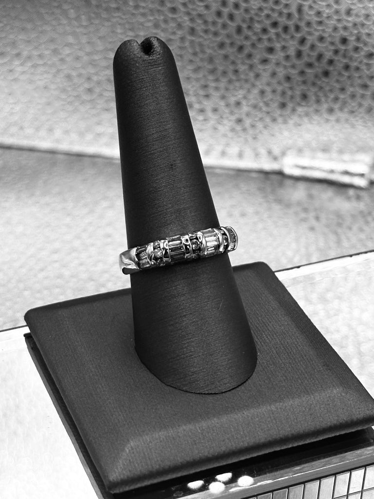 14 Karat White Gold Ladies/Gents Diamond Wedding Band