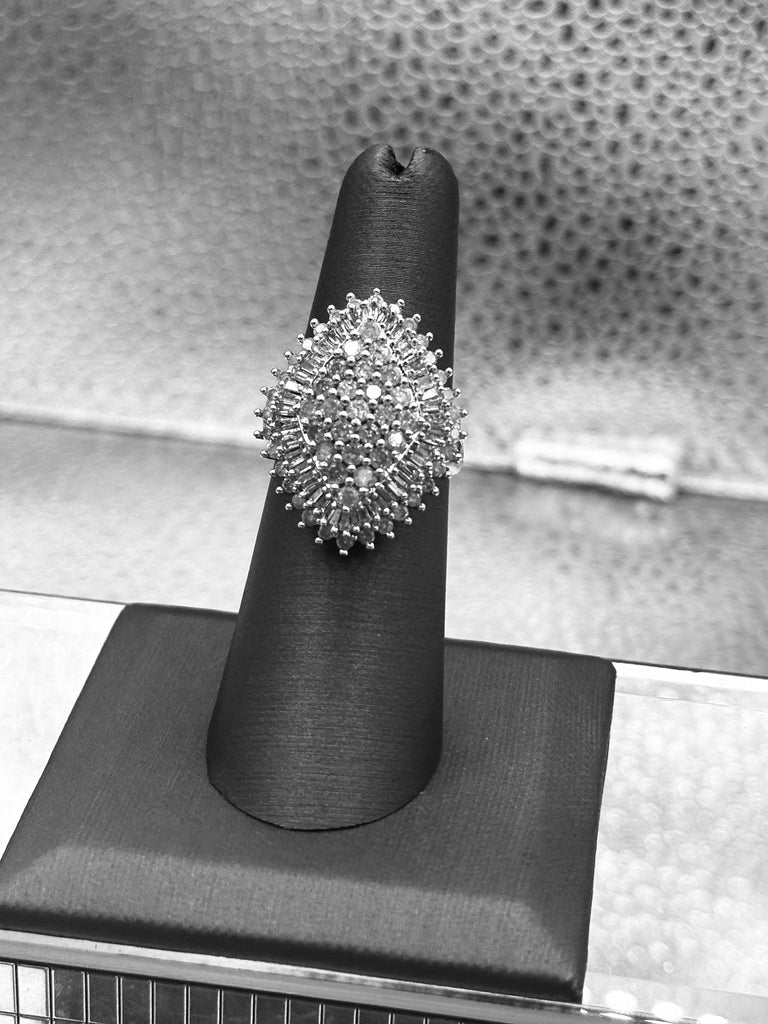 14 Karat Yellow Gold Ladies Diamond Cluster Ring
