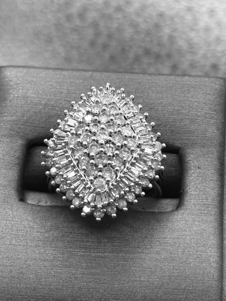14 Karat Yellow Gold Ladies Diamond Cluster Ring