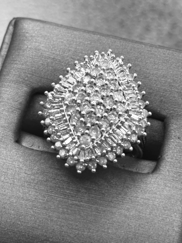 14 Karat Yellow Gold Ladies Diamond Cluster Ring