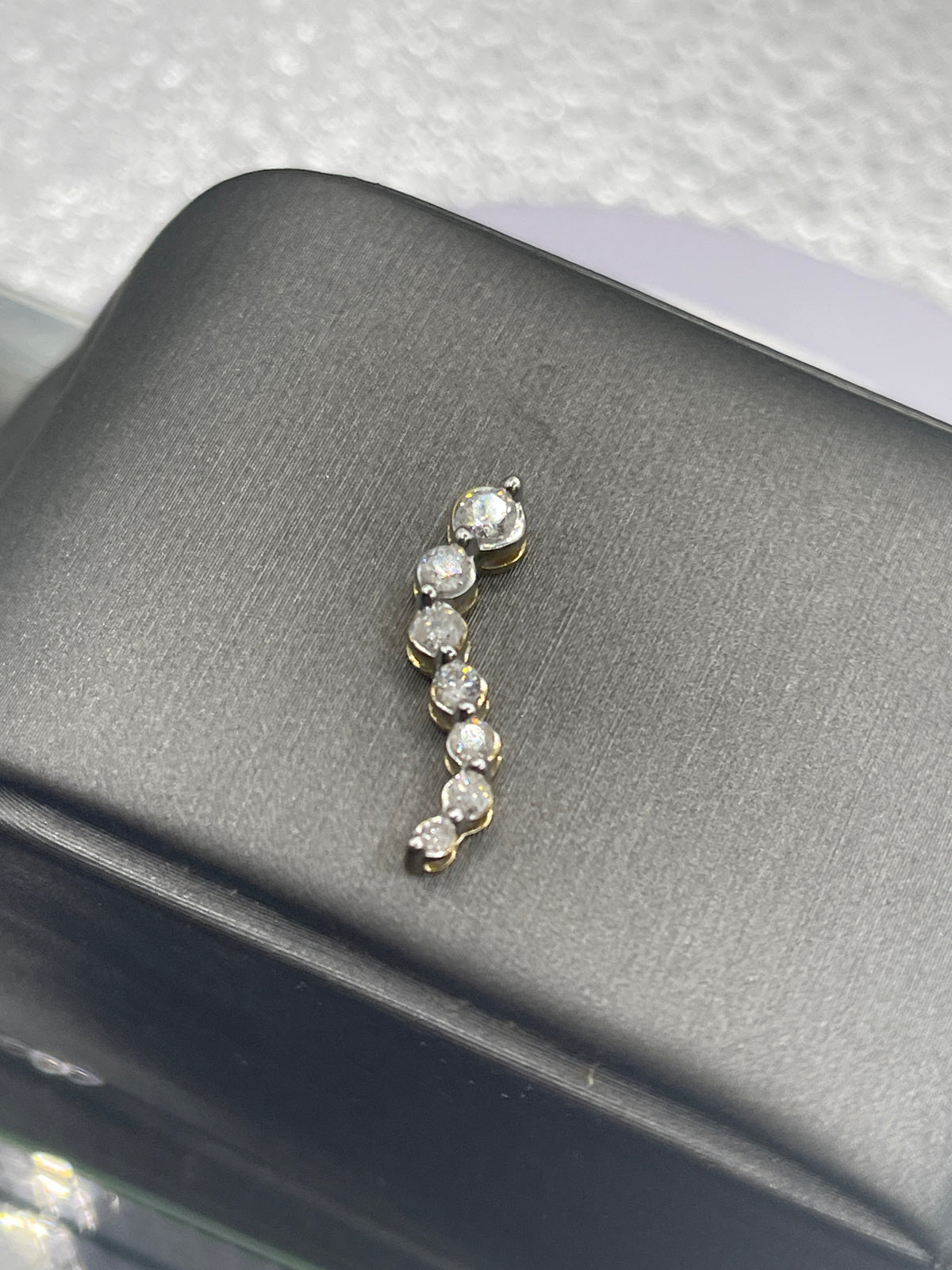 Ladies 10 Karat Yellow Gold Graduated Diamond Journey Pendant