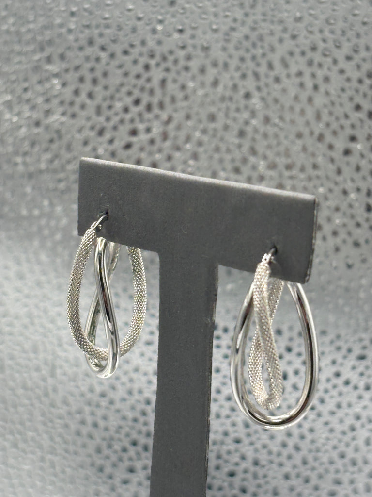 14 Karat White Gold Ladies Italian Interloop textured Hoop Earrings