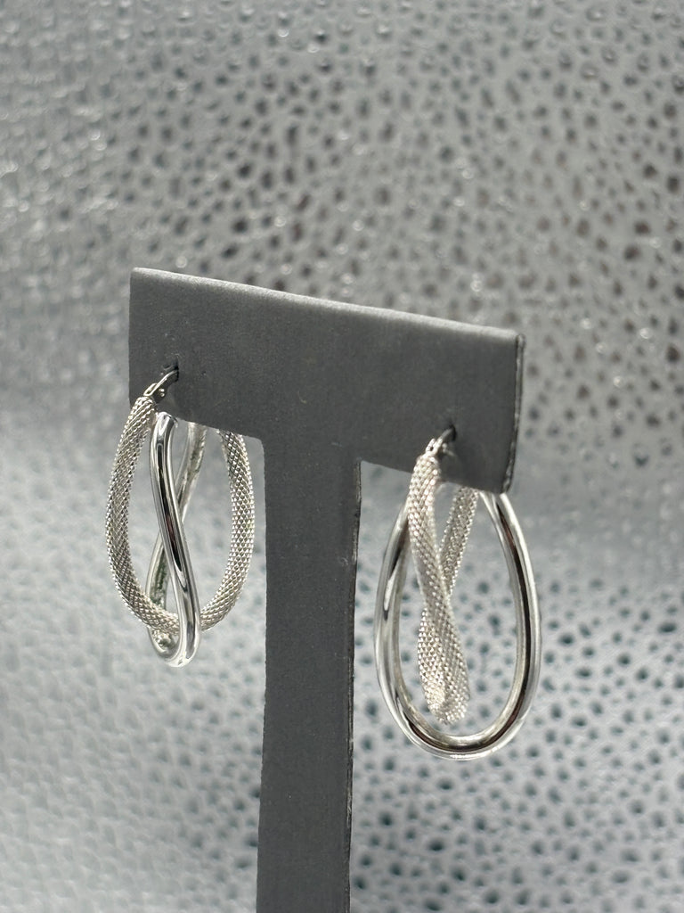 14 Karat White Gold Ladies Italian Interloop textured Hoop Earrings