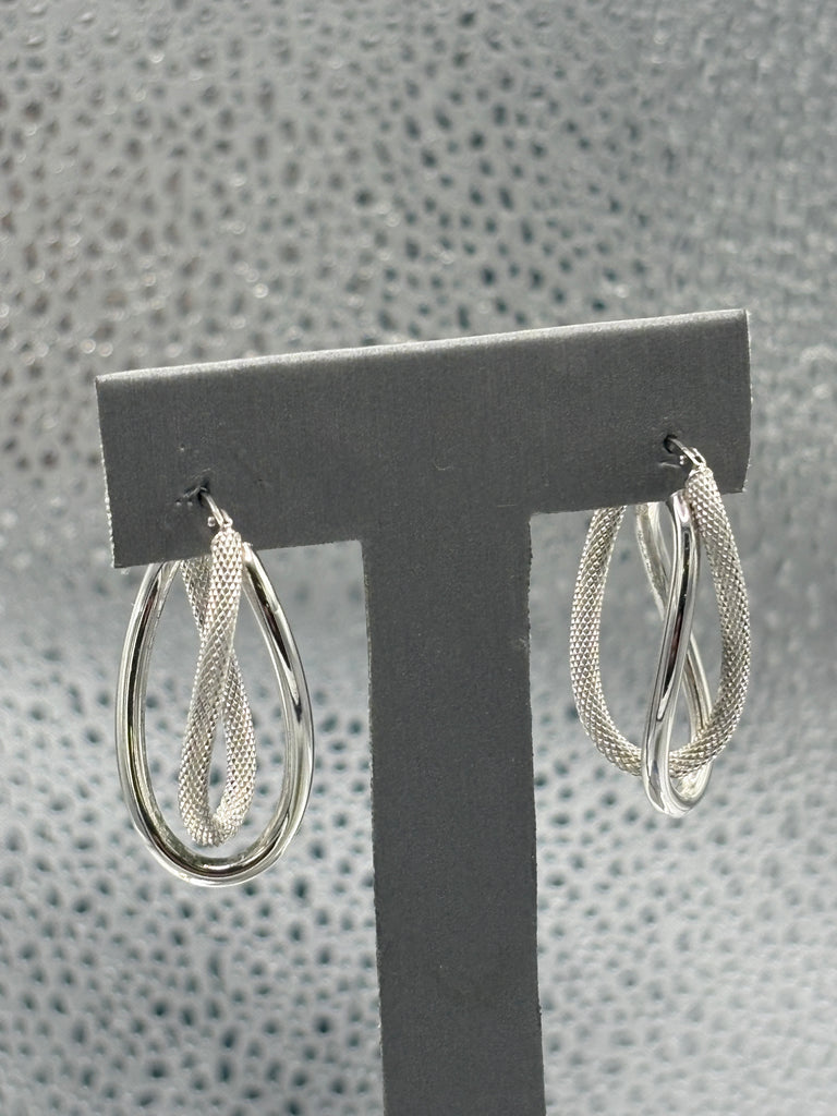 14 Karat White Gold Ladies Italian Interloop textured Hoop Earrings