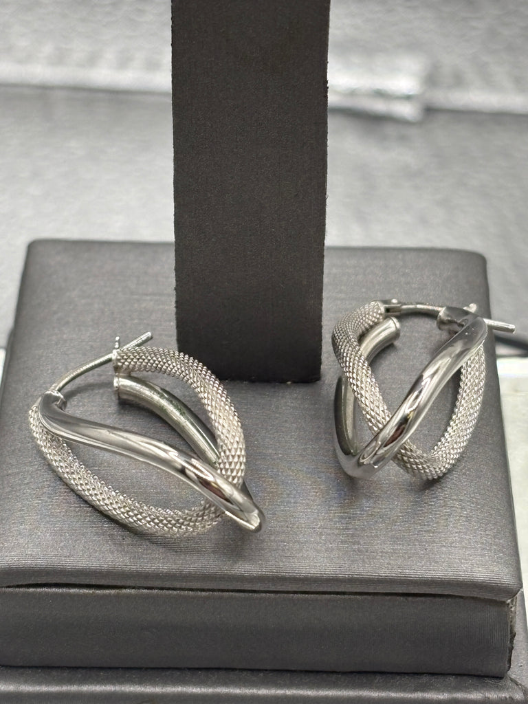 14 Karat White Gold Ladies Italian Interloop textured Hoop Earrings