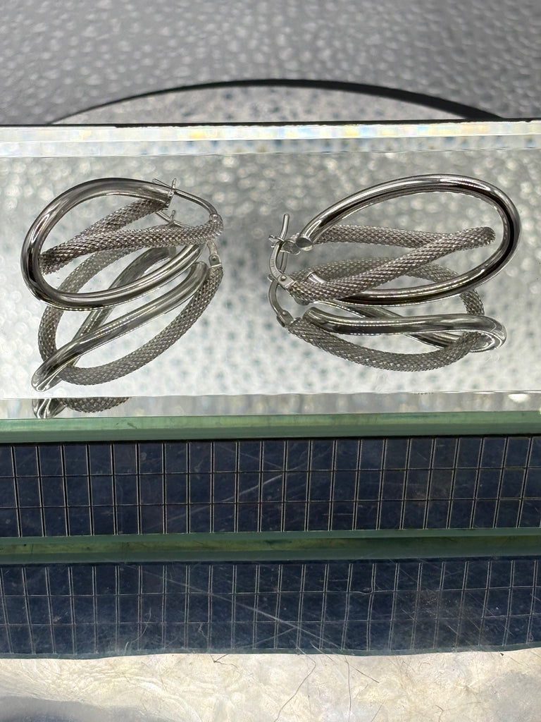 14 Karat White Gold Ladies Italian Interloop textured Hoop Earrings