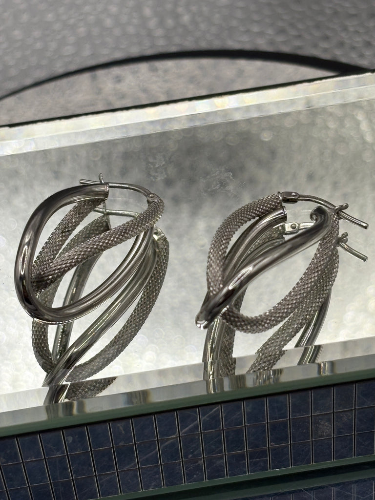 14 Karat White Gold Ladies Italian Interloop textured Hoop Earrings