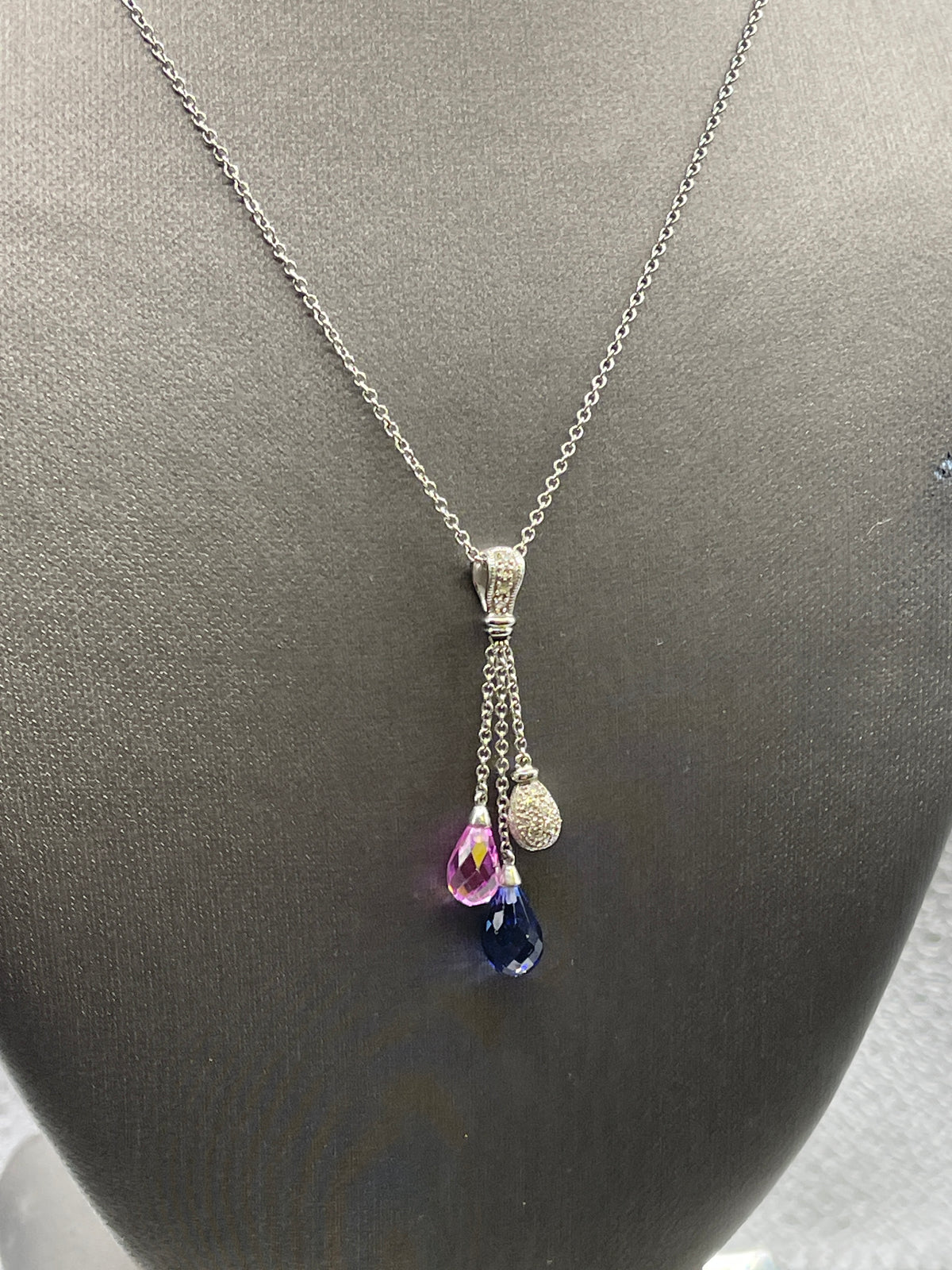 Ladies 10 Karat Italian White Gold Tri Colored Teardrop Necklace