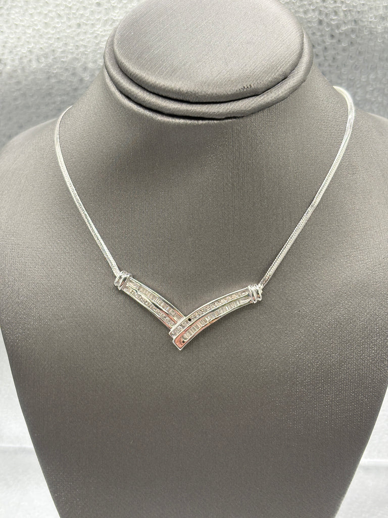 10 Karat White Gold Ladies Diamond V Spray Necklace