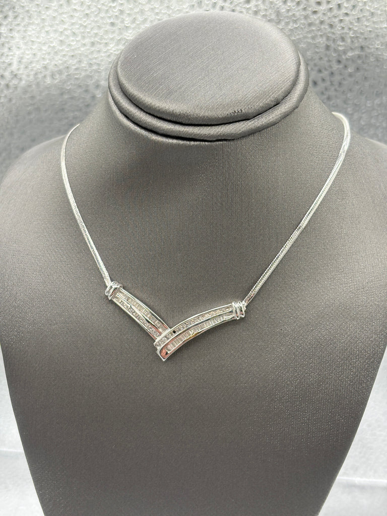 10 Karat White Gold Ladies Diamond V Spray Necklace