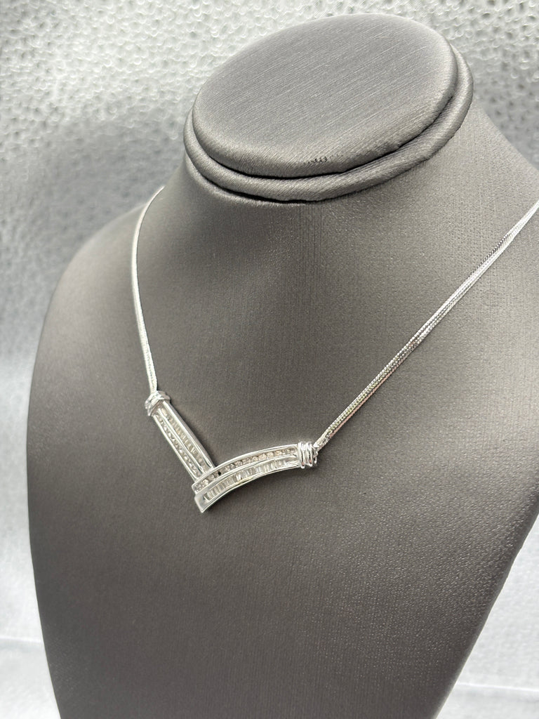 10 Karat White Gold Ladies Diamond V Spray Necklace