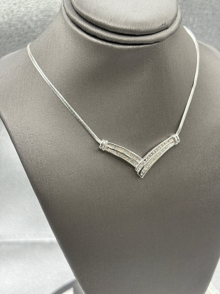 10 Karat White Gold Ladies Diamond V Spray Necklace