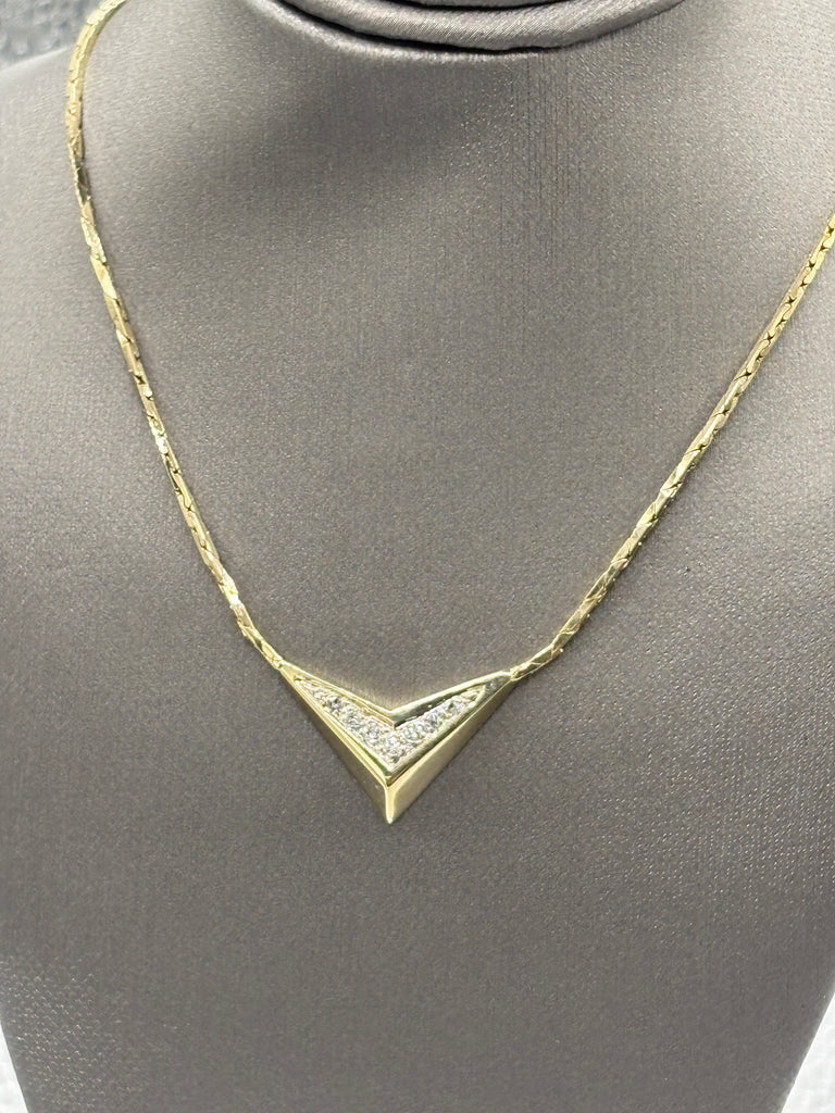 14 Karat Yellow Gold Lad Diamond V Cobra Necklace