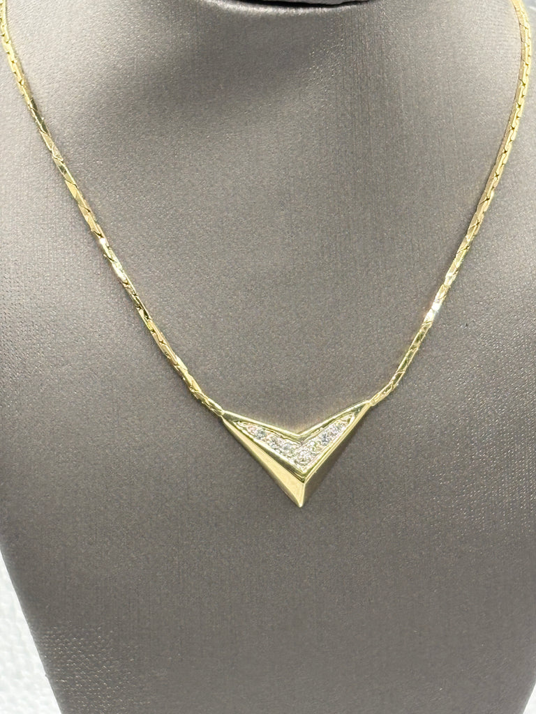 14 Karat Yellow Gold Lad Diamond V Cobra Necklace