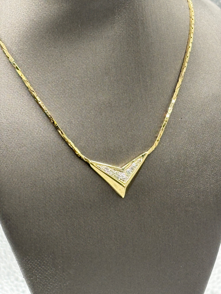 14 Karat Yellow Gold Lad Diamond V Cobra Necklace