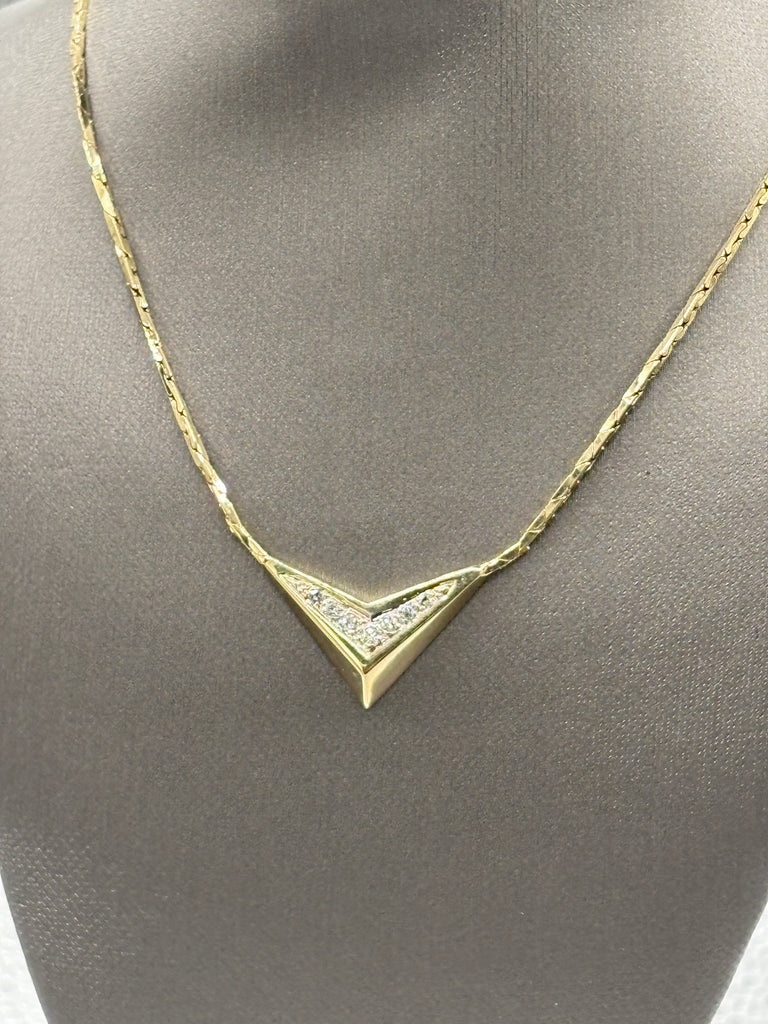 14 Karat Yellow Gold Lad Diamond V Cobra Necklace