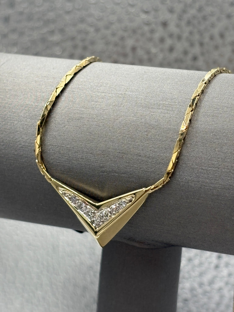 14 Karat Yellow Gold Lad Diamond V Cobra Necklace