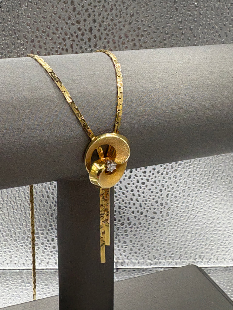 14 Karat Yellow Gold Ladies Diamond Lariat Knot Cobra Necklace