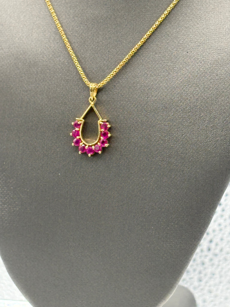 14 Karat Yellow Gold Ruby Horseshoe Pendant Popcorn Necklace