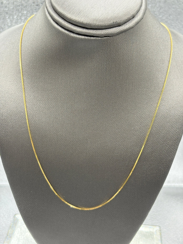 18 Karat Yellow Gold Ladies Mirrored Box Link Chain