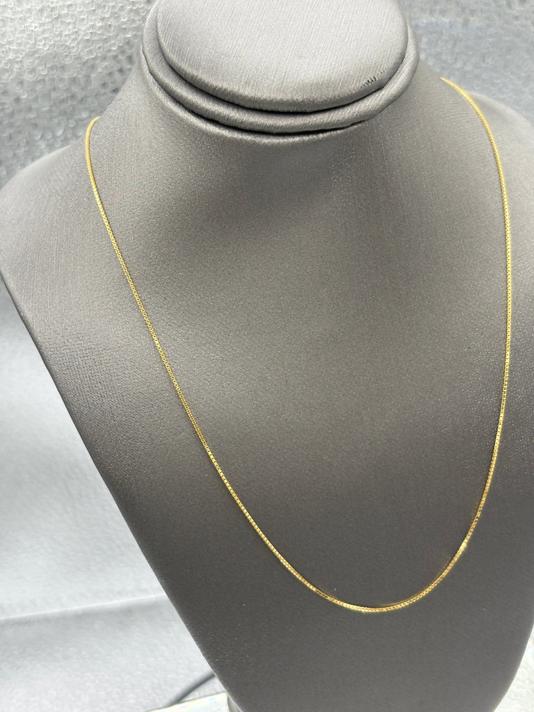 18 Karat Yellow Gold Ladies Mirrored Box Link Chain