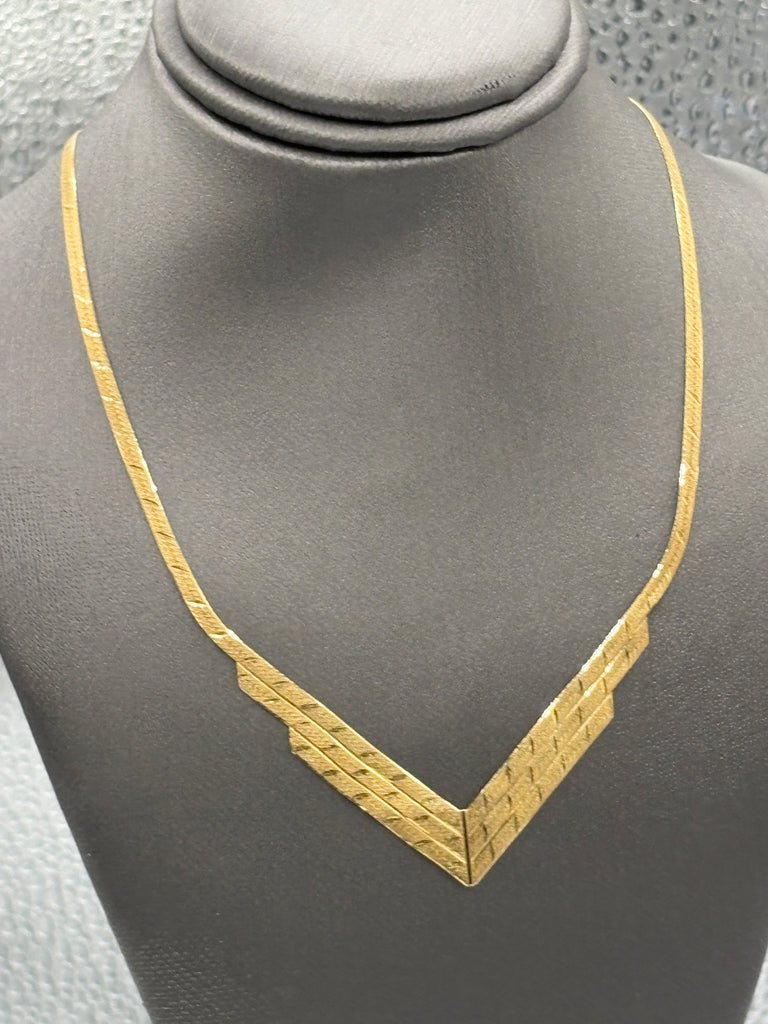 14 Karat Yellow Gold Ladies Di-Cut Triple V Herringbone Necklace