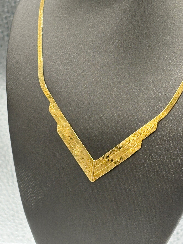 14 Karat Yellow Gold Ladies Di-Cut Triple V Herringbone Necklace
