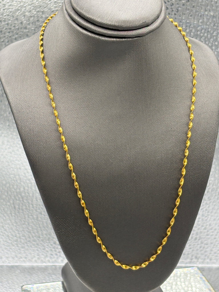 18 Karat Yellow Gold Ladies Twisted Sparkle Chain