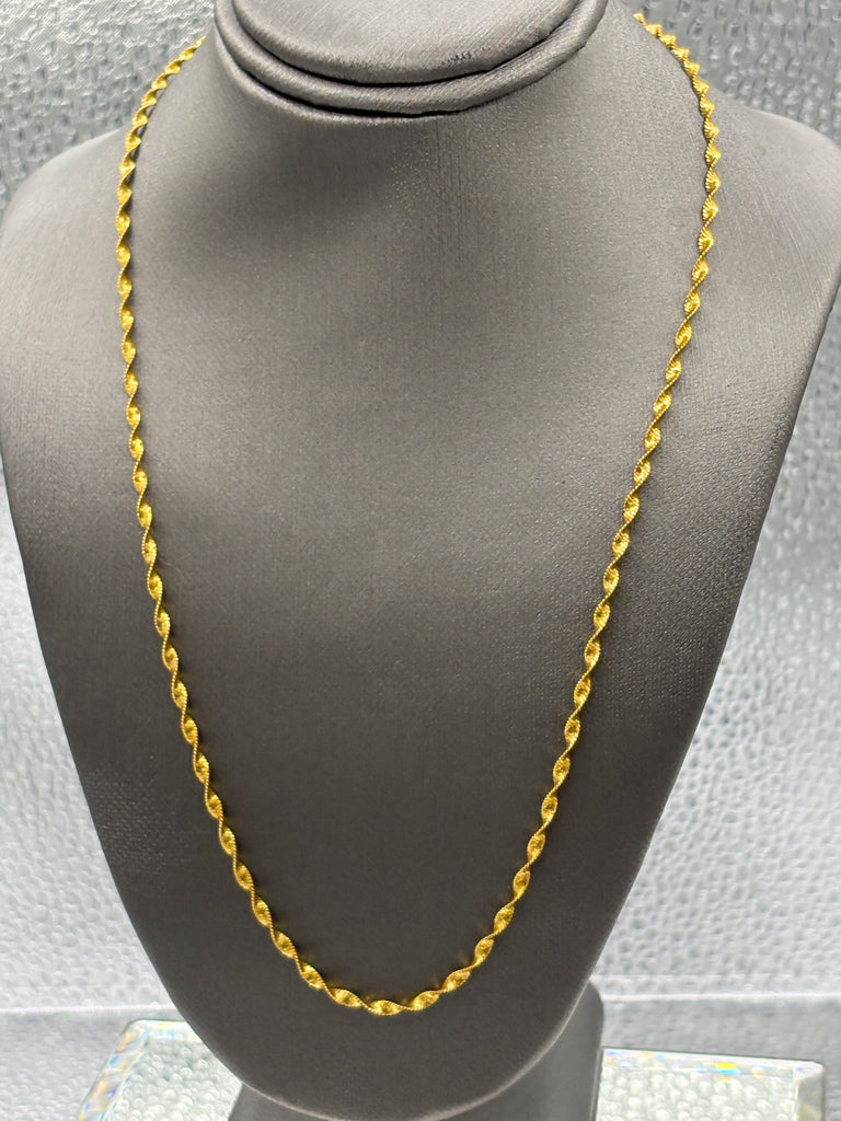 18 Karat Yellow Gold Ladies Twisted Sparkle Chain