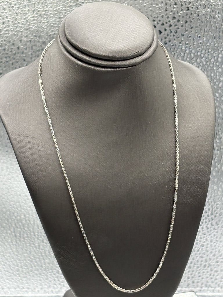 14 Karat White Gold Ladies Twisted Cable Link Chain