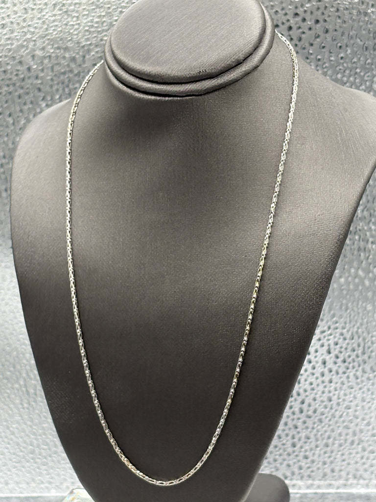 14 Karat White Gold Ladies Twisted Cable Link Chain